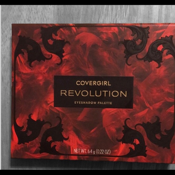 Cover girl Revolution eyeshadow palette New